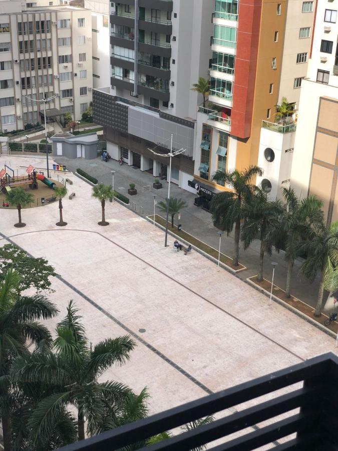 Apto Pe Na Areia - Centro De Balneario Camboriu Bagian luar foto